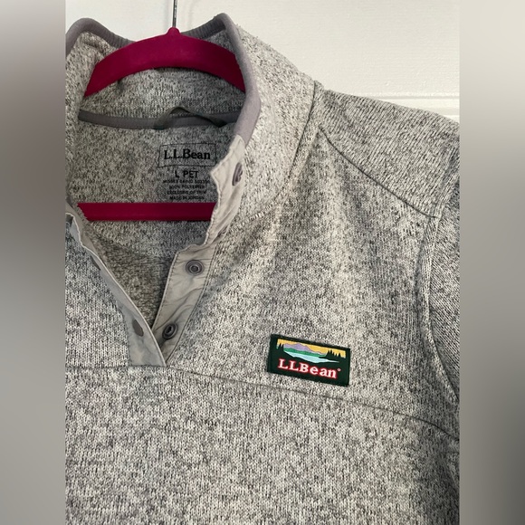 LL Bean Pull Over - Picture 2 of 2